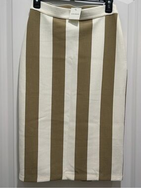 NWT Club Monaco Vertical Cream and Tan Stripe Pencil Skirt Size Small MSRP $129